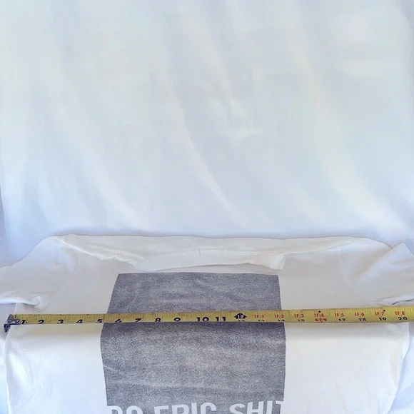 Gently Worn Abercrombie & Fitch Muscle White Graphic T-Shirt -Men’s Size Medium - Picture 7 of 9